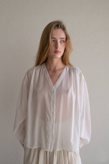 VINTAGE V-NECK SHIRT -...
